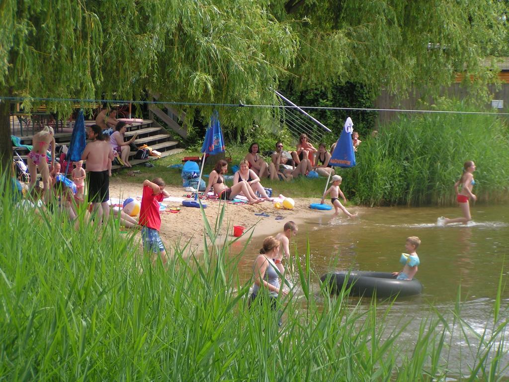 Seminar- Und Gaestehaus Flussbad Gartenstrasse Berlijn Buitenkant foto